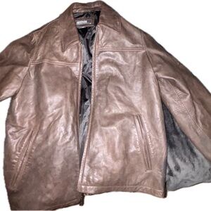 Men’s Kennth Cole. 100% leather jacket.